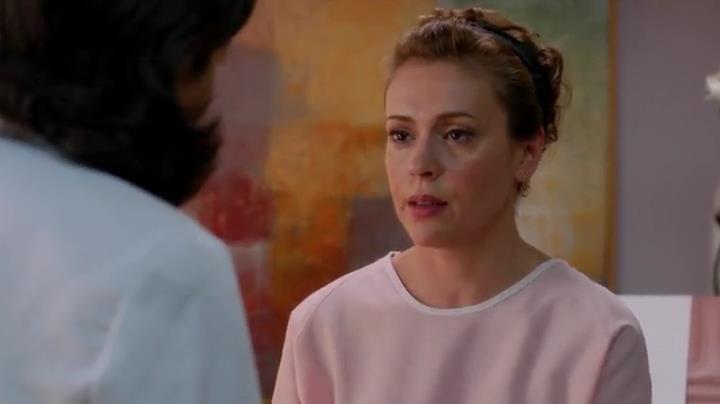 Charmed-Online-dot-net_Mistresses1x05_DecisionsDecisions2027.jpg