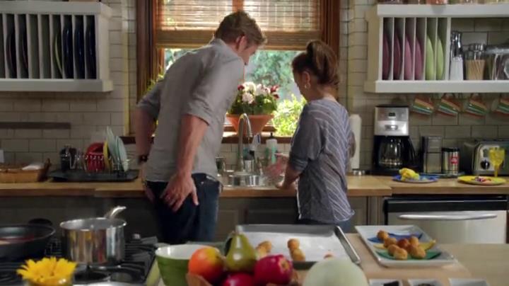Charmed-Online-dot-net_Mistresses1x09GuessWhosComingtoDinner1602.jpg