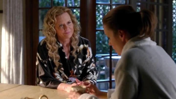 Charmed-Online-dot-net_Mistresses1x09GuessWhosComingtoDinner1971.jpg