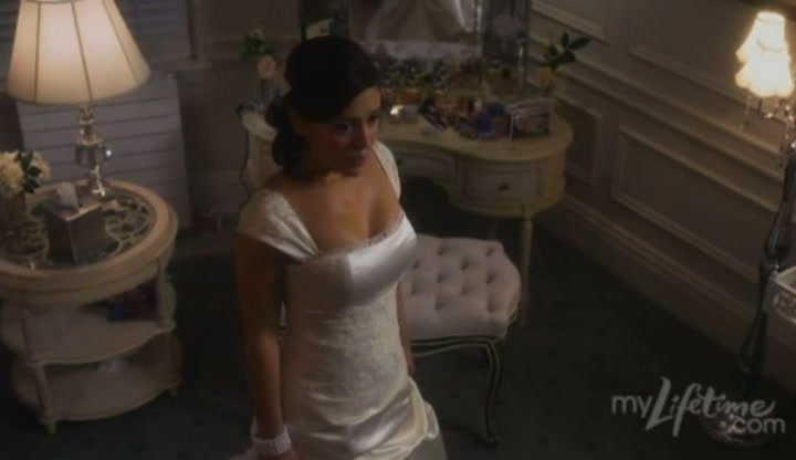 Charmed-Online-dot-net_SundaysAtTiffanys3933.jpg
