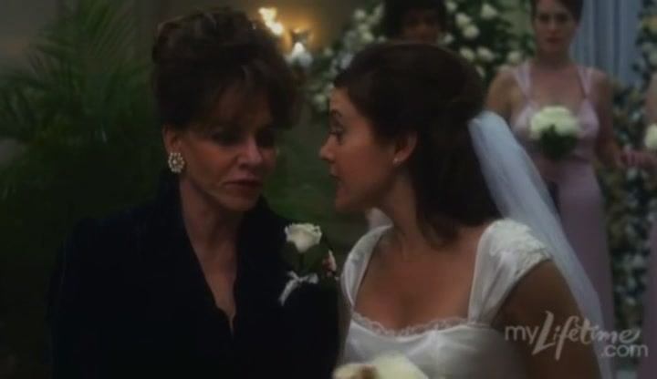 Charmed-Online-dot-net_SundaysAtTiffanys4093.jpg