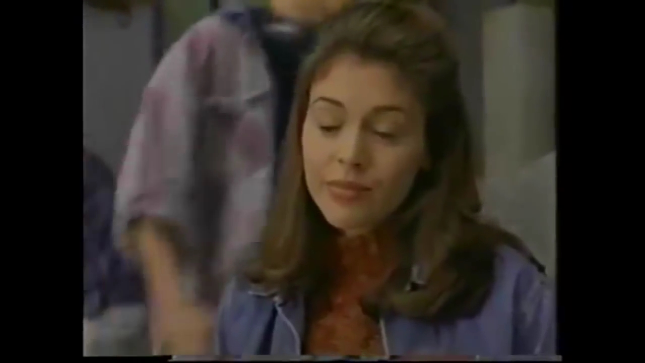 Charmed-Online-dot-NL_TheSurrogate1114.jpg
