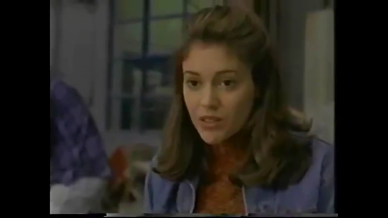 Charmed-Online-dot-NL_TheSurrogate1124.jpg