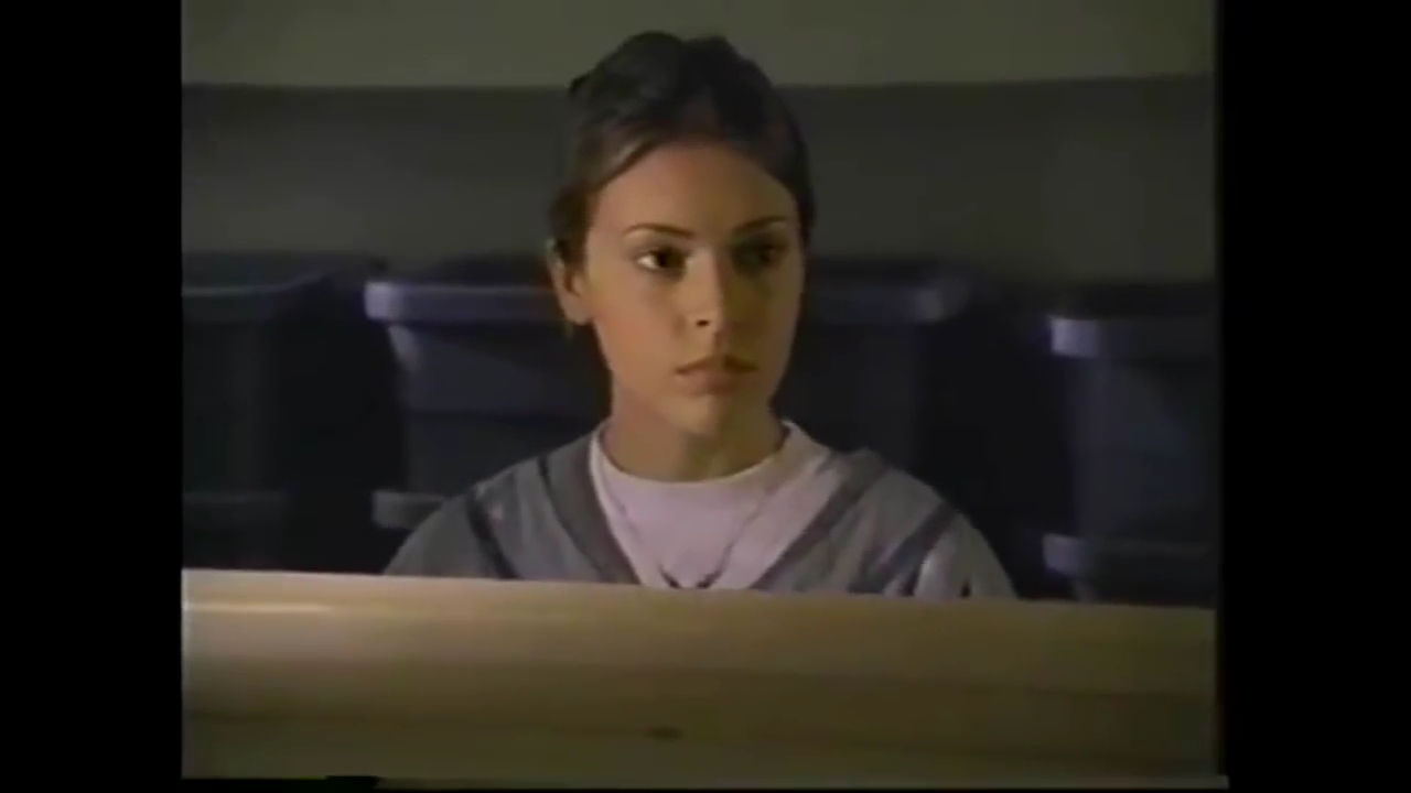 Charmed-Online-dot-NL_TheSurrogate1563.jpg