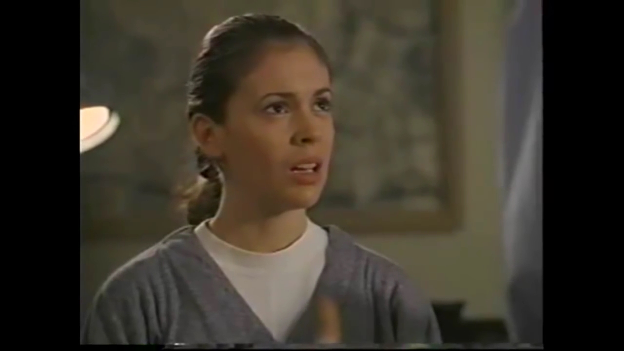 Charmed-Online-dot-NL_TheSurrogate2615.jpg
