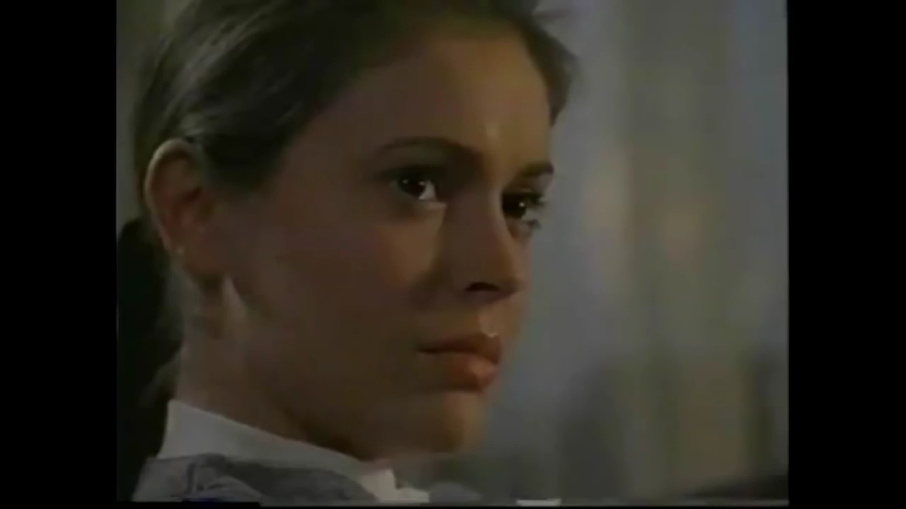 Charmed-Online-dot-NL_TheSurrogate2710.jpg