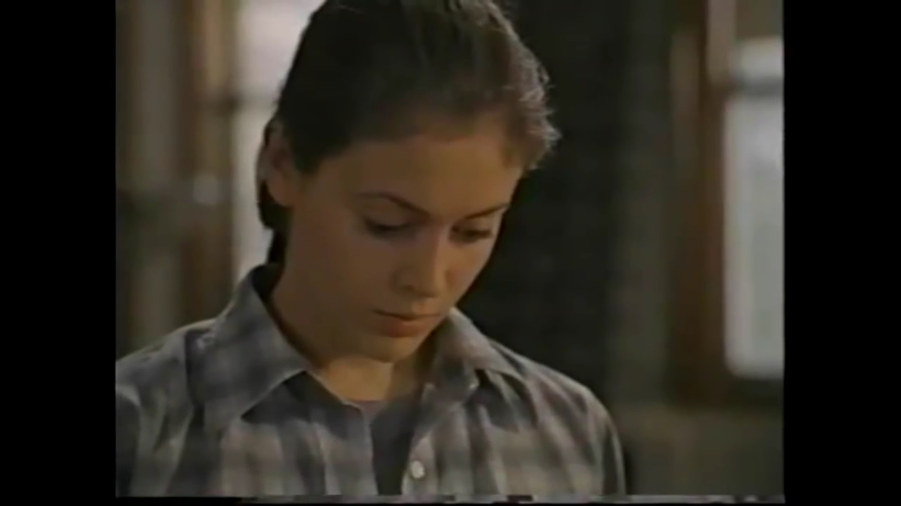 Charmed-Online-dot-NL_TheSurrogate2748.jpg