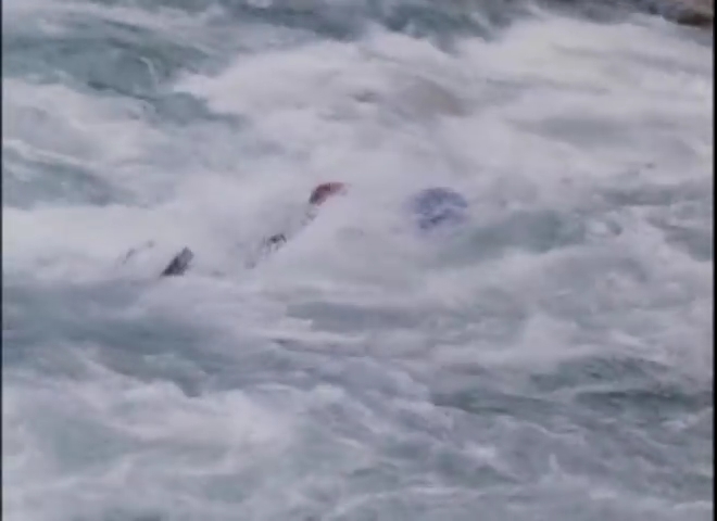 Charmed-Online-dot-nl_ToBraveAlaska2736.jpg Charmed-Online-dot-nl_ToBraveAlaska2736.jpg