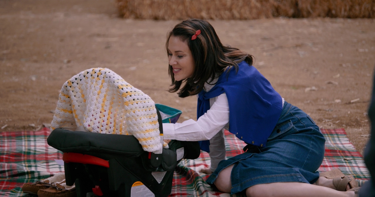 Charmed-Online-dot-nl_WetHotAmericanSummer10YearsLater-1x04Lunch0434.jpg