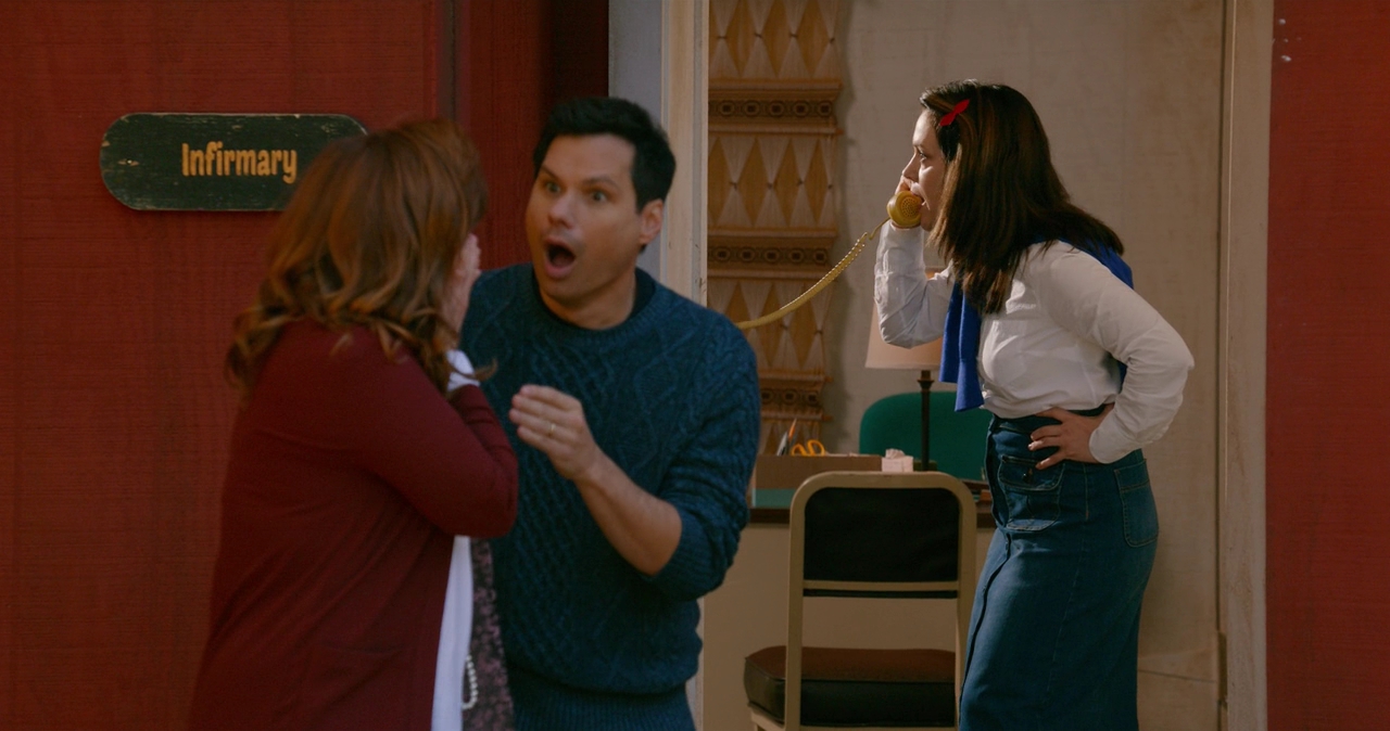 Charmed-Online-dot-nl_WetHotAmericanSummer10YearsLater-1x05KingOfCamp0200.jpg