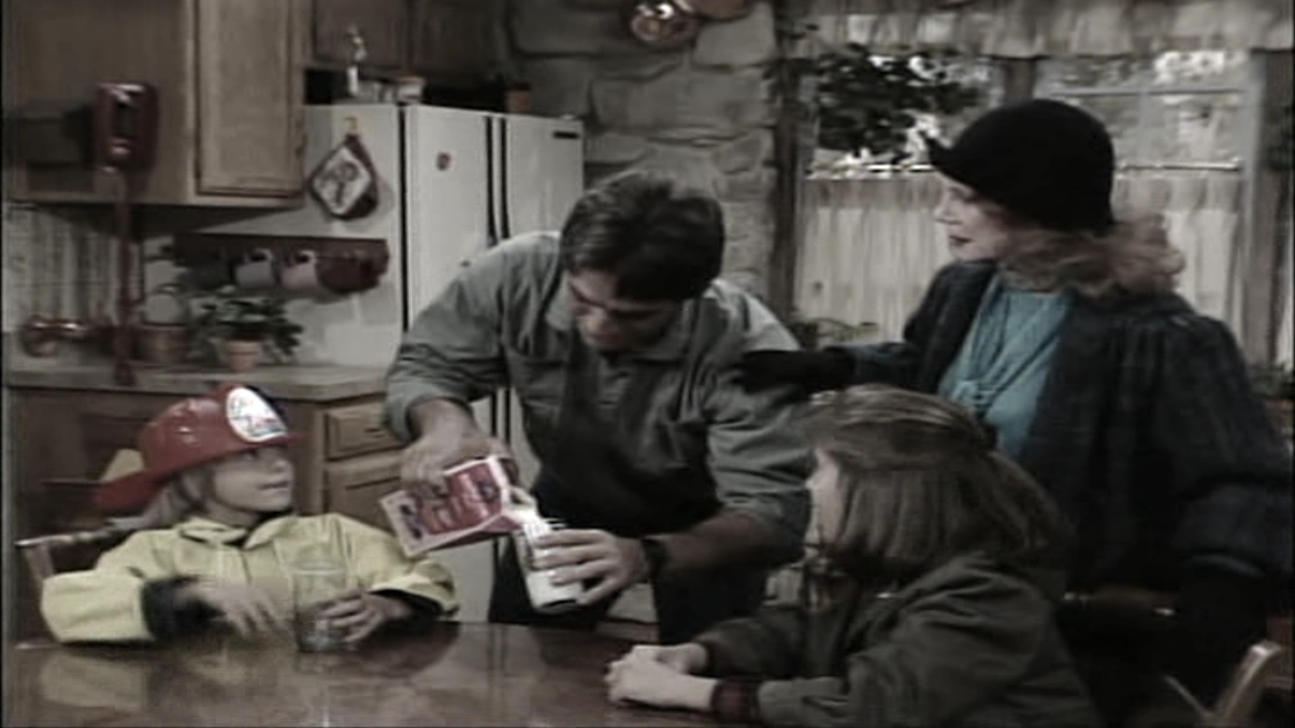 Charmed-Online_dot_nl-WhosTheBoss-S1-2011.jpg Charmed-Online_dot_nl-WhosTheBoss-S1-2011.jpg