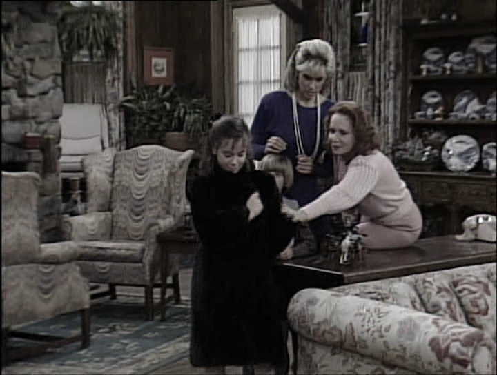 charmed-online_dot_nl-WhosTheBoss1x19-0373.jpg