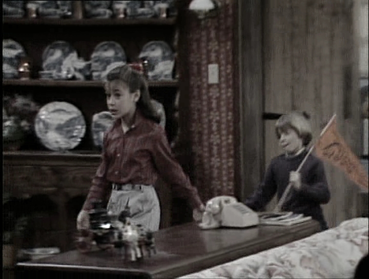 charmed-online_dot_nl-WhosTheBoss1x19-0443.jpg charmed-online_dot_nl-WhosTheBoss1x19-0443.jpg