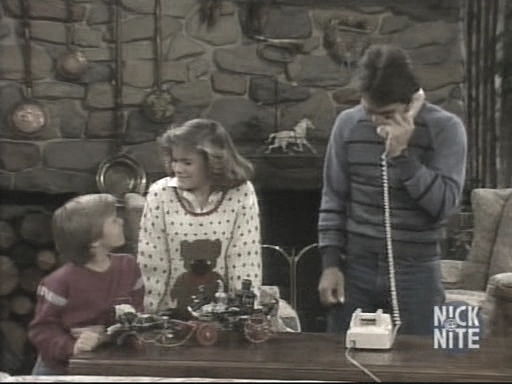 charmed-online_dot_nl-WhosTheBoss2x12-0029.jpg charmed-online_dot_nl-WhosTheBoss2x12-0029.jpg