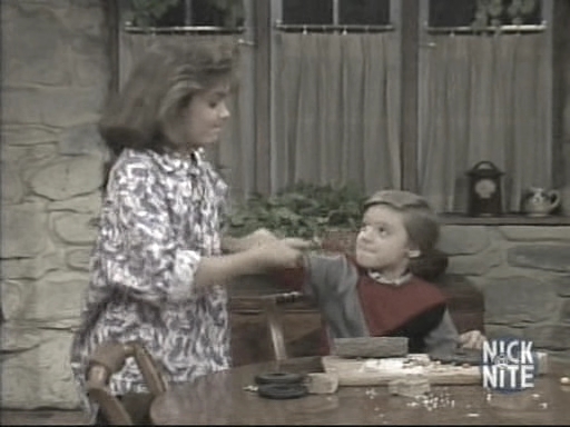 charmed-online_dot_nl-WhosTheBoss2x16-0264.jpg charmed-online_dot_nl-WhosTheBoss2x16-0264.jpg