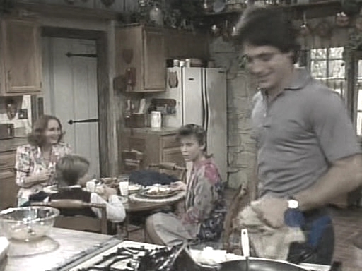 Charmed-online_dot_nl-WhosTheBoss2x25-0018.jpg Charmed-online_dot_nl-WhosTheBoss2x25-0018.jpg