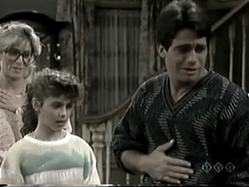 Charmed-online_dot_nl-WhosTheBoss3x05-1190.jpg Charmed-online_dot_nl-WhosTheBoss3x05-1190.jpg