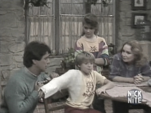 Charmed-online_dot_nl-WhosTheBoss3x07-0716.jpg Charmed-online_dot_nl-WhosTheBoss3x07-0716.jpg