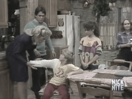 Charmed-online_dot_nl-WhosTheBoss3x07-0816.jpg Charmed-online_dot_nl-WhosTheBoss3x07-0816.jpg