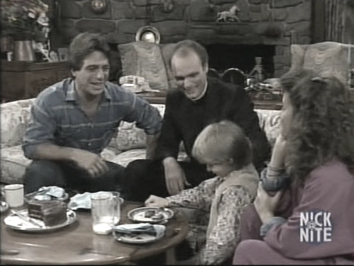 Charmed-online_dot_nl-WhosTheBoss3x09-0476.jpg Charmed-online_dot_nl-WhosTheBoss3x09-0476.jpg