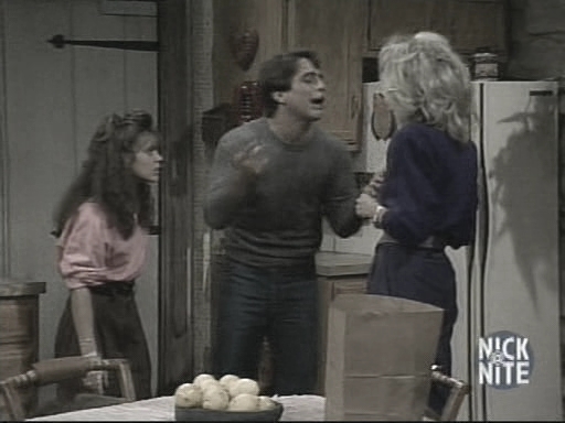 Charmed-online_dot_nl-WhosTheBoss4x05-3022.jpg Charmed-online_dot_nl-WhosTheBoss4x05-3022.jpg