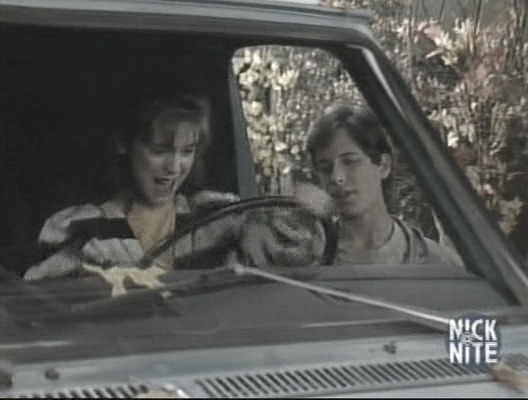 Charmed-online_dot_nl-WhosTheBoss4x10-0101.jpg