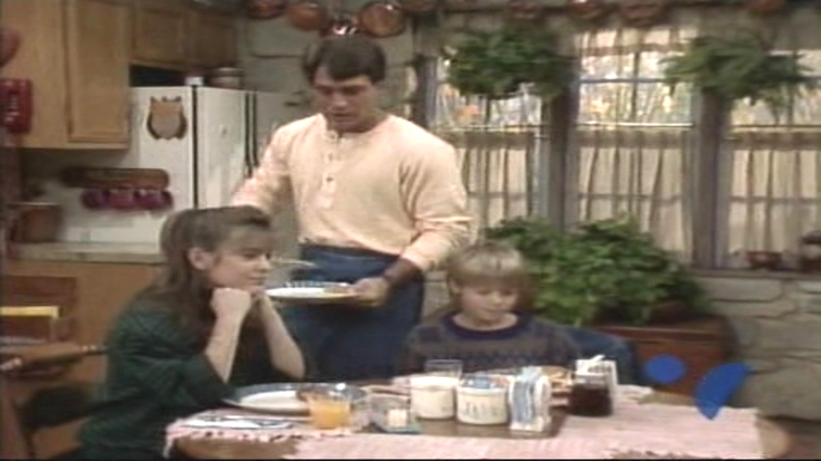 Charmed-Online_dot_nl_WhosTheBoss4x23-0414.jpg Charmed-Online_dot_nl_WhosTheBoss4x23-0414.jpg