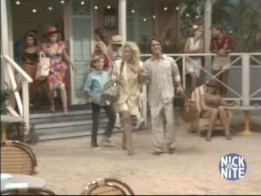 Charmed-Online_dot_nl_WhosTheBoss6x01-0205.jpg Charmed-Online_dot_nl_WhosTheBoss6x01-0205.jpg