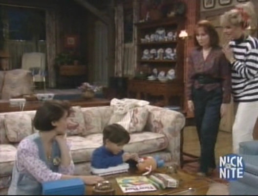 Charmed-Online-dot_nl-WhosTheBoss7x04-0359.jpg