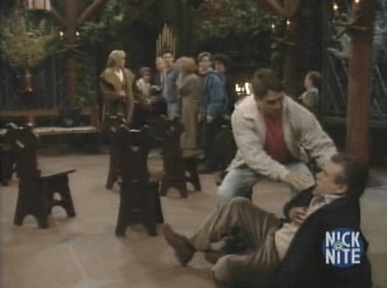 Charmed-Online-dot_nl-WhosTheBoss8x17-2103.jpg