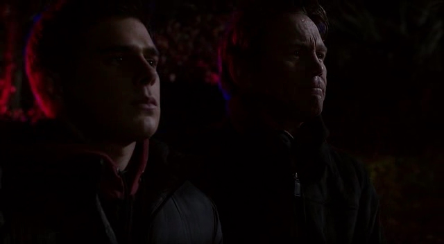 Charmed-Online-dot-nl_BeAfraid1928.jpg Charmed-Online-dot-nl_BeAfraid1928.jpg