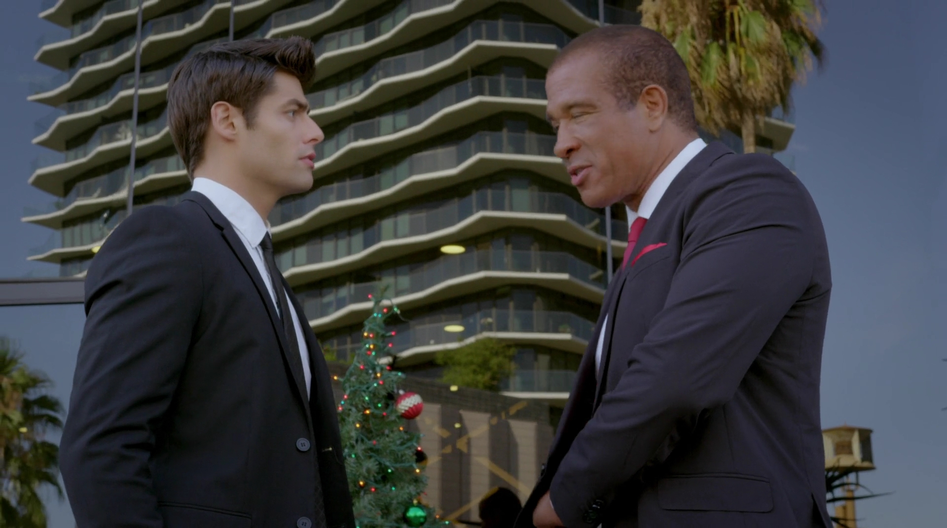 Charmed-Online-dot-nl_ChristmasMatchmakers4809.jpg Charmed-Online-dot-nl_ChristmasMatchmakers4809.jpg