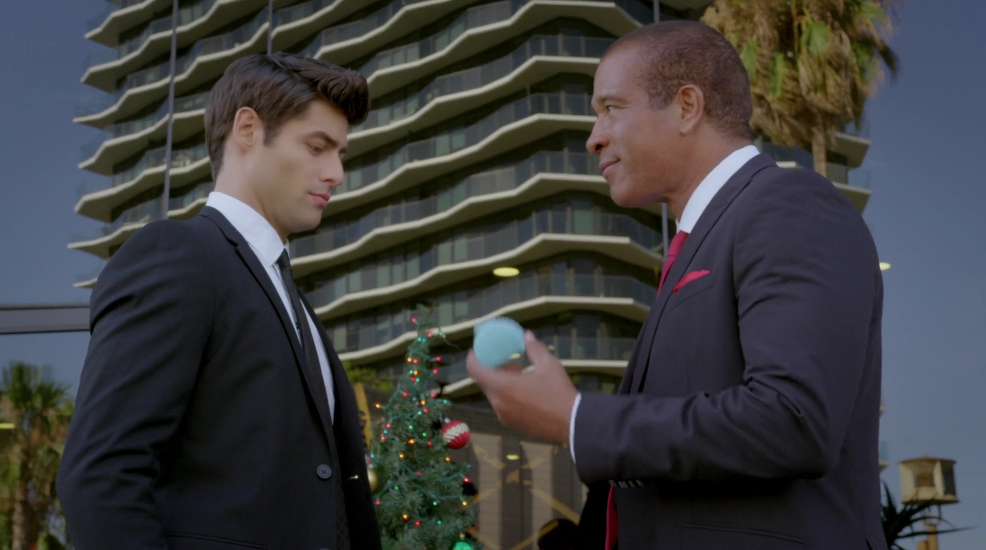 Charmed-Online-dot-nl_ChristmasMatchmakers4811.jpg Charmed-Online-dot-nl_ChristmasMatchmakers4811.jpg