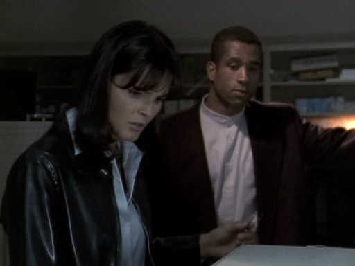 Charmed-Online-dot-NL-BaywatchNights2x02-0217.jpg