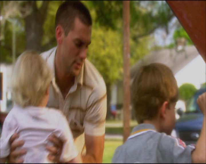 Charmed-Online_dot_net-ArmyWives1x01-1x04-5098.jpg