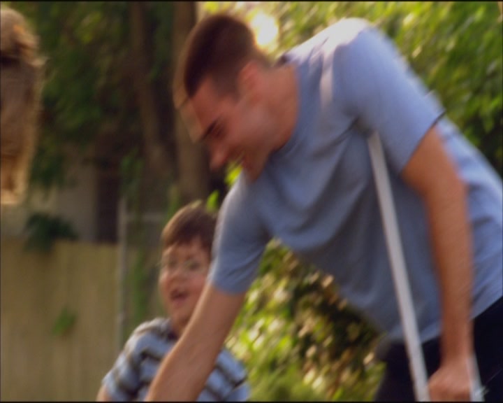 Charmed-Online_dot_net-ArmyWives1x05-1x09-5203.jpg Charmed-Online_dot_net-ArmyWives1x05-1x09-5203.jpg