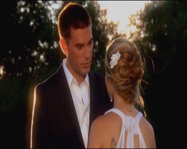 Charmed-Online_dot_net-ArmyWives1x10-1x13-6060.jpg Charmed-Online_dot_net-ArmyWives1x10-1x13-6060.jpg