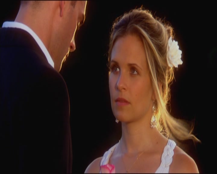 Charmed-Online_dot_net-ArmyWives1x10-1x13-6073.jpg Charmed-Online_dot_net-ArmyWives1x10-1x13-6073.jpg