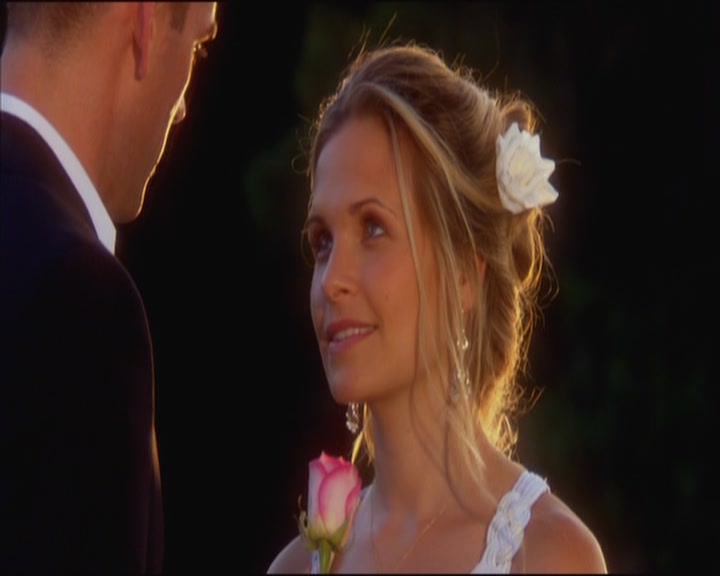 Charmed-Online_dot_net-ArmyWives1x10-1x13-6090.jpg Charmed-Online_dot_net-ArmyWives1x10-1x13-6090.jpg