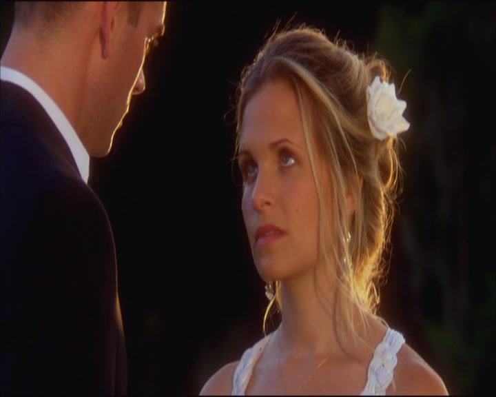 Charmed-Online_dot_net-ArmyWives1x10-1x13-6097.jpg Charmed-Online_dot_net-ArmyWives1x10-1x13-6097.jpg