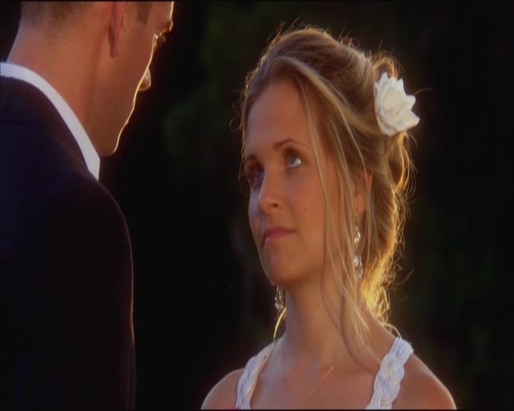 Charmed-Online_dot_net-ArmyWives1x10-1x13-6106.jpg Charmed-Online_dot_net-ArmyWives1x10-1x13-6106.jpg