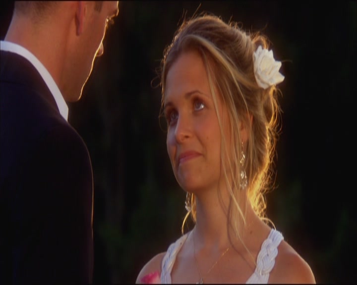 Charmed-Online_dot_net-ArmyWives1x10-1x13-6110.jpg Charmed-Online_dot_net-ArmyWives1x10-1x13-6110.jpg