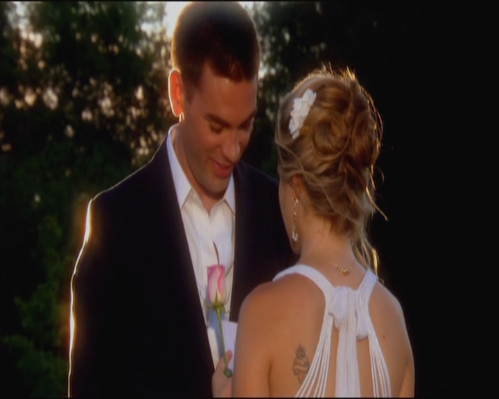 Charmed-Online_dot_net-ArmyWives1x10-1x13-6125.jpg Charmed-Online_dot_net-ArmyWives1x10-1x13-6125.jpg