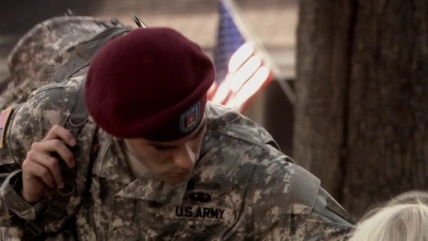 Charmed-Online-dot-nl_ArmyWives2x01-0861.jpg