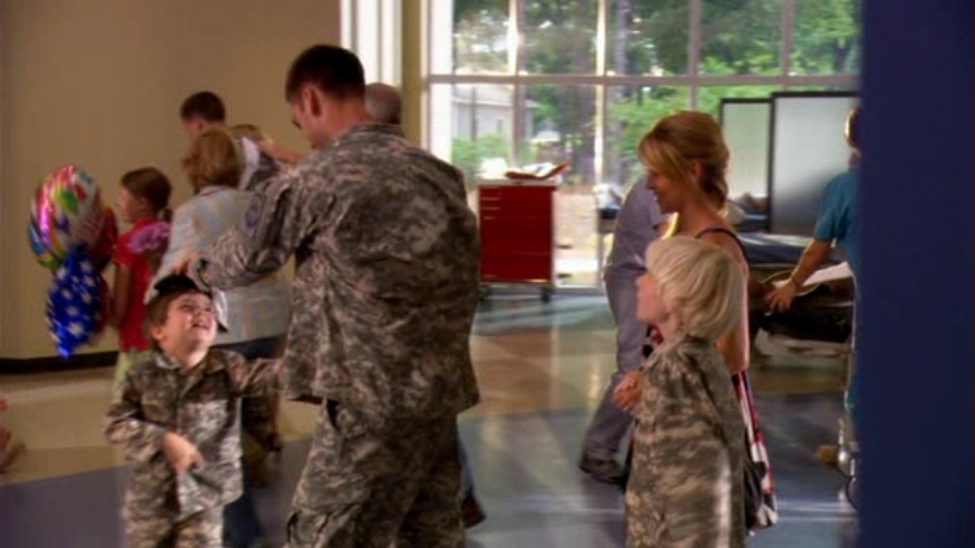 Charmed-Online-dot-nl_ArmyWives2x05-0173.jpg
