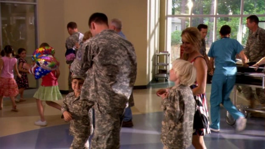 Charmed-Online-dot-nl_ArmyWives2x05-0174.jpg