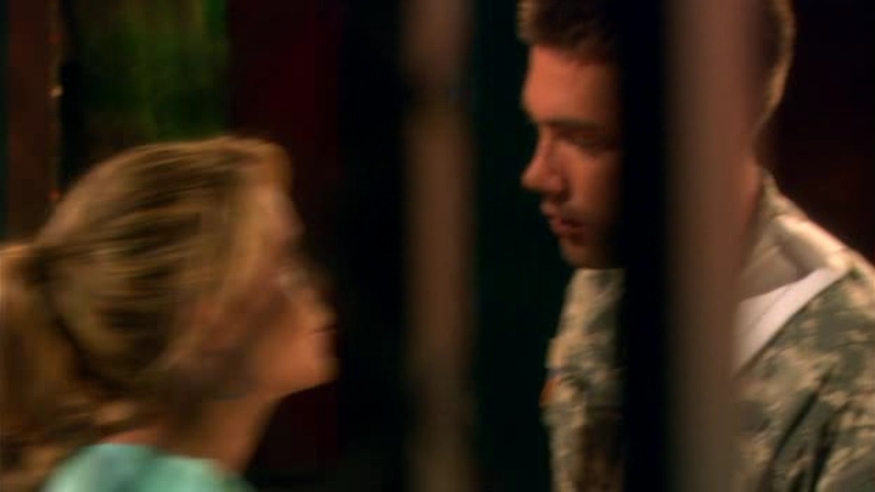 Charmed-Online-dot-nl_ArmyWives2x06-0917.jpg