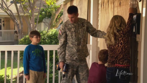 Charmed-Online-dot-net_ArmyWives6x01-1312.jpg