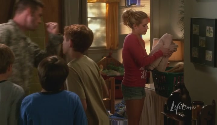 Charmed-Online-dot-net_ArmyWives6x030034.jpg