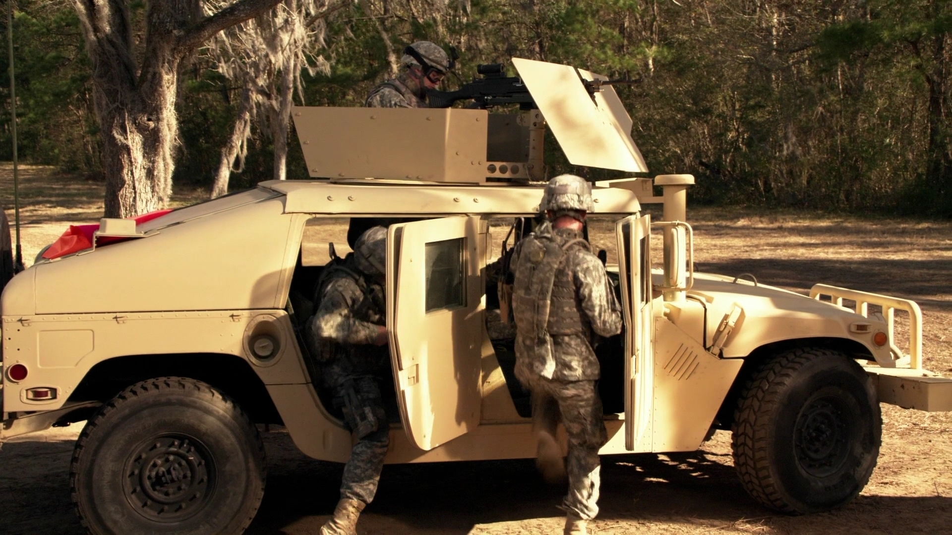 Charmed-Online-dot-nl_ArmyWives6x09-1703.jpg Charmed-Online-dot-nl_ArmyWives6x09-1703.jpg